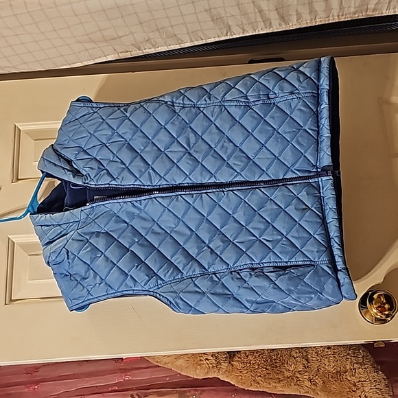 Vest - Picture 2 of 3